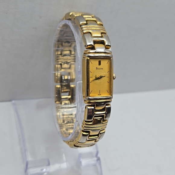 Womens Vintage Bulova T3 Quartz Watch 15mm Gold Tone 97L62 New Battery - Picture 3 of 9